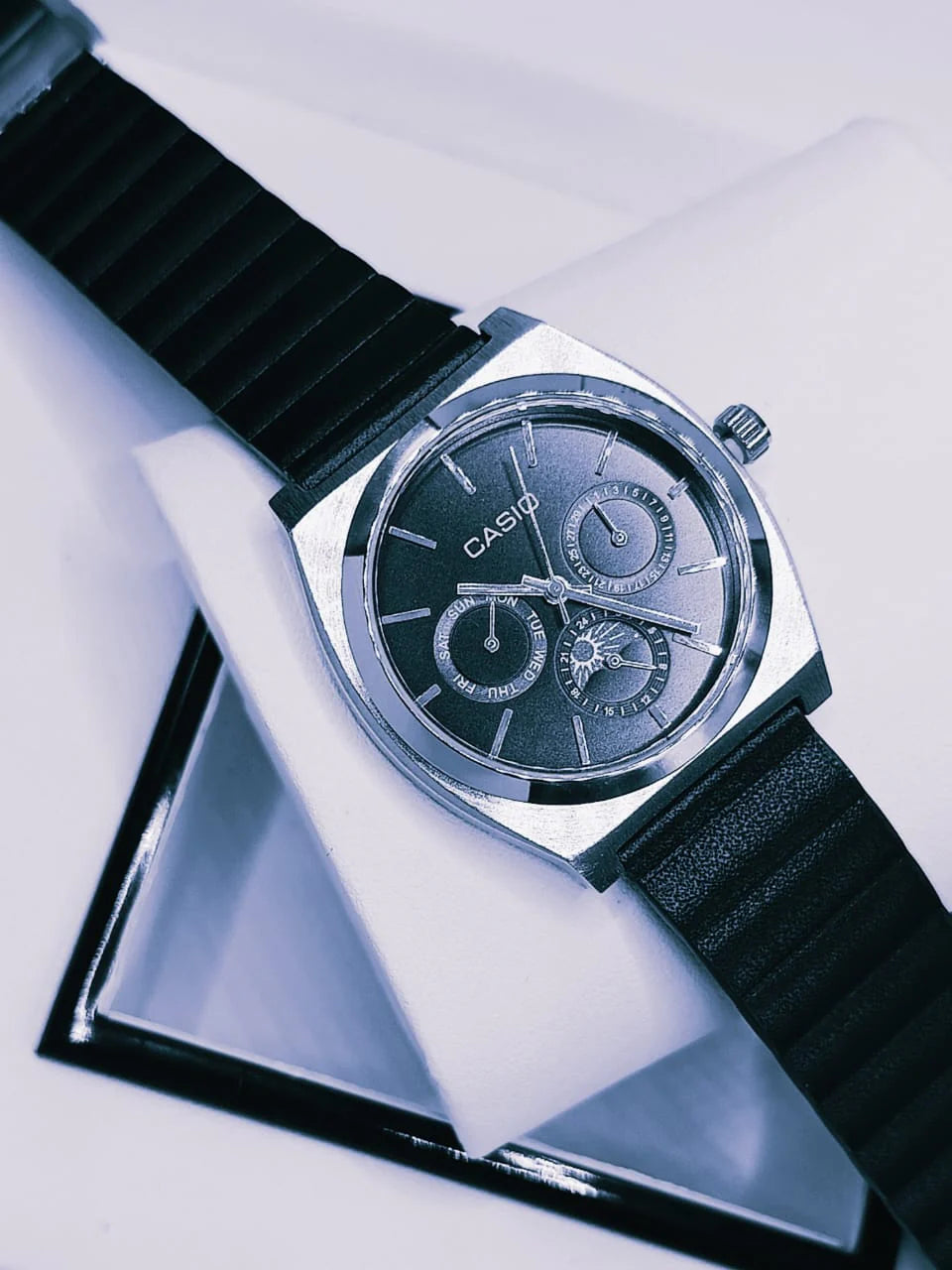 CA Men’s Luxury Watch – Minimalist Design with Luminous Hands & Scratch-Resistant Glass
